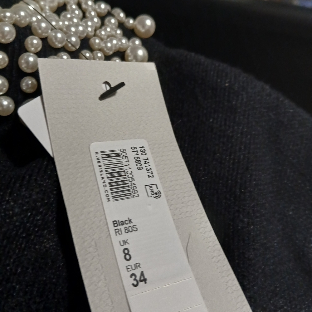 River island ladies black sweater. Size 8 petite. Sequins around neck. - Picture 15 of 15